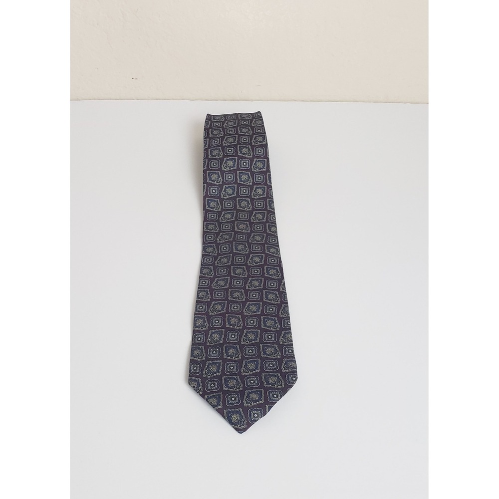 Tom James Mens Silk Tie Navy Blue Gold Geometric Medallion Hand Made USA Necktie